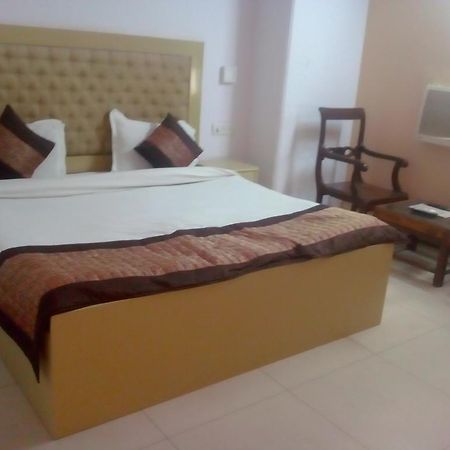 Hotel O Hotel Landmark Inn Delhi  Exteriör bild