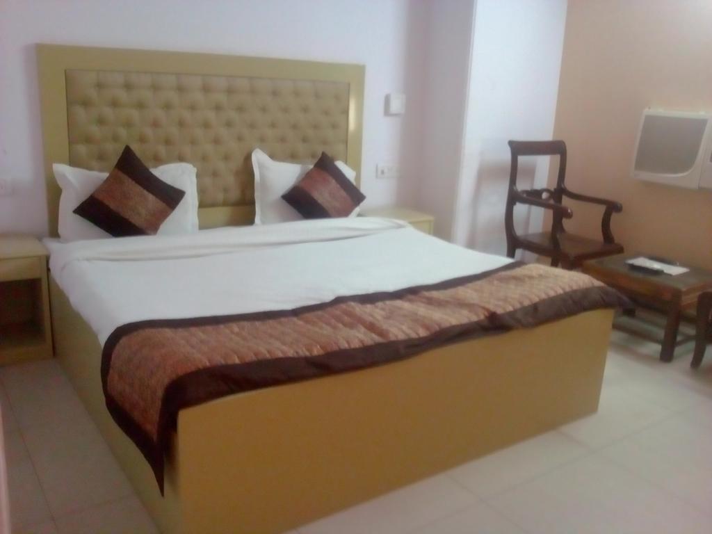 Hotel O Hotel Landmark Inn Delhi  Exteriör bild