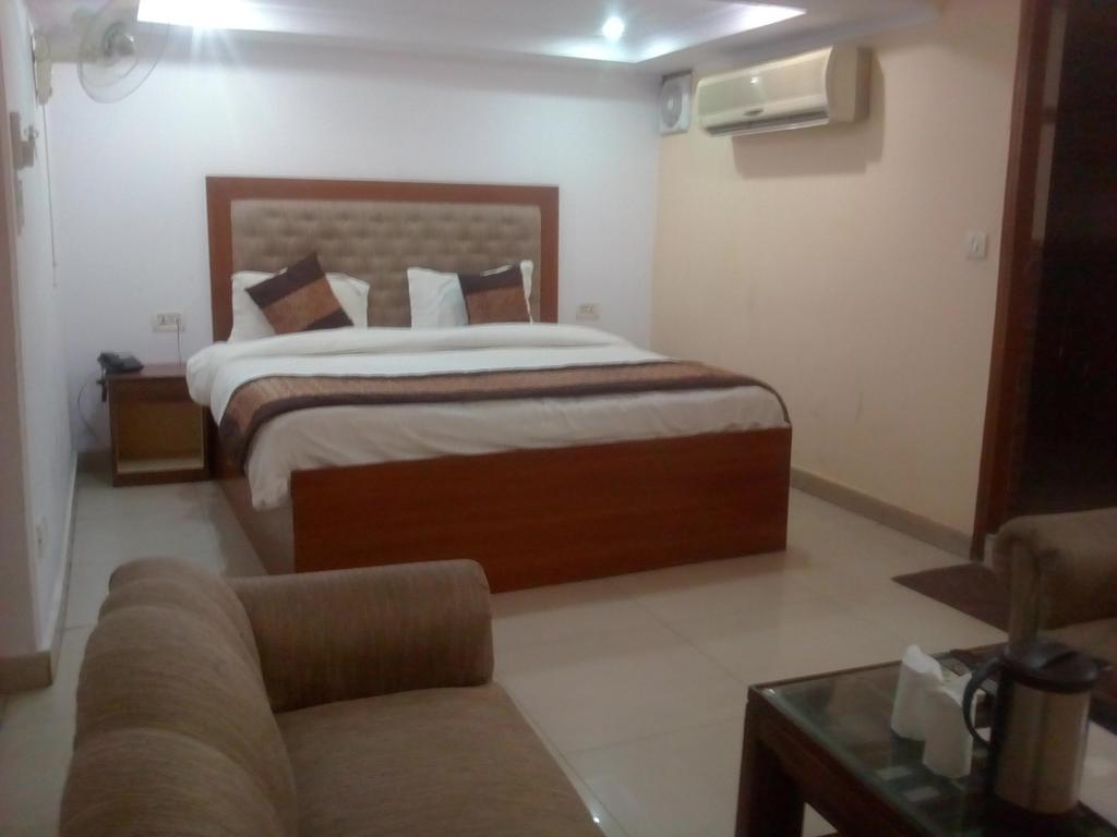 Hotel O Hotel Landmark Inn Delhi  Exteriör bild