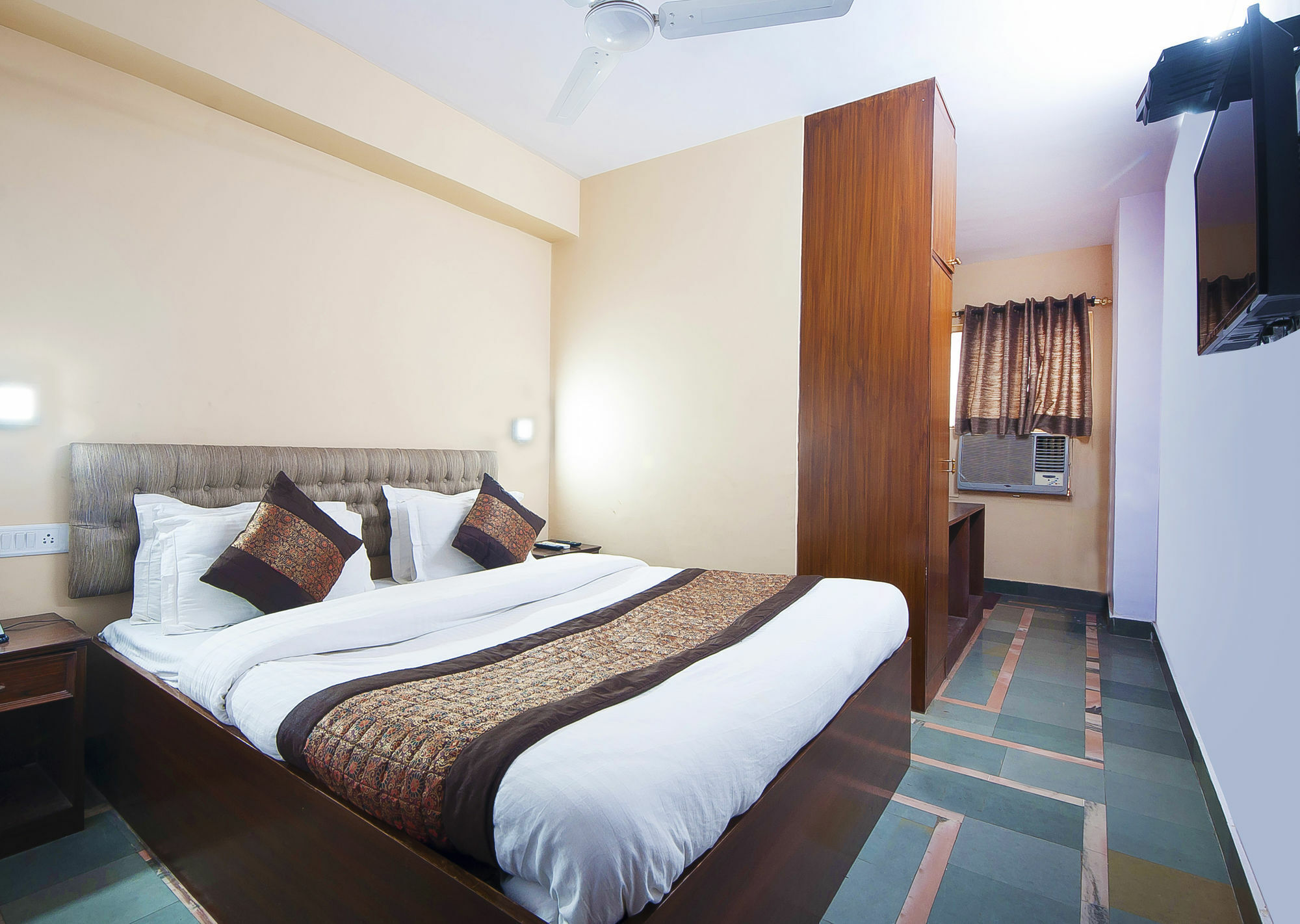 Hotel O Hotel Landmark Inn Delhi  Exteriör bild